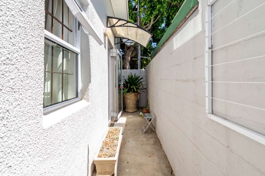 0 Bedroom Property for Sale in Vredehoek Western Cape